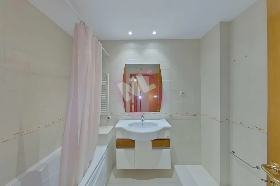 Apartamento T2 para Arrendamento em Carnide Foto 30