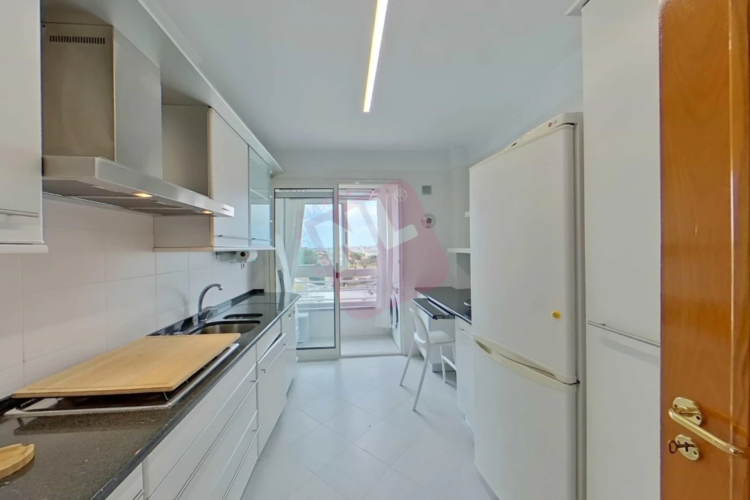 Apartamento T2 para Arrendamento em Carnide Foto 16