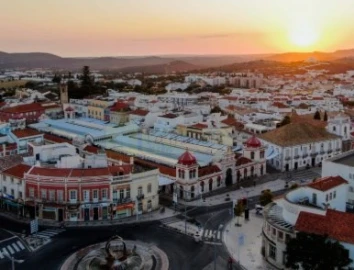 Moradia T5 para Venda em Loule (São Clemente)