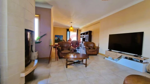 Apartamento T4 para Venda em Mazedo e Cortes