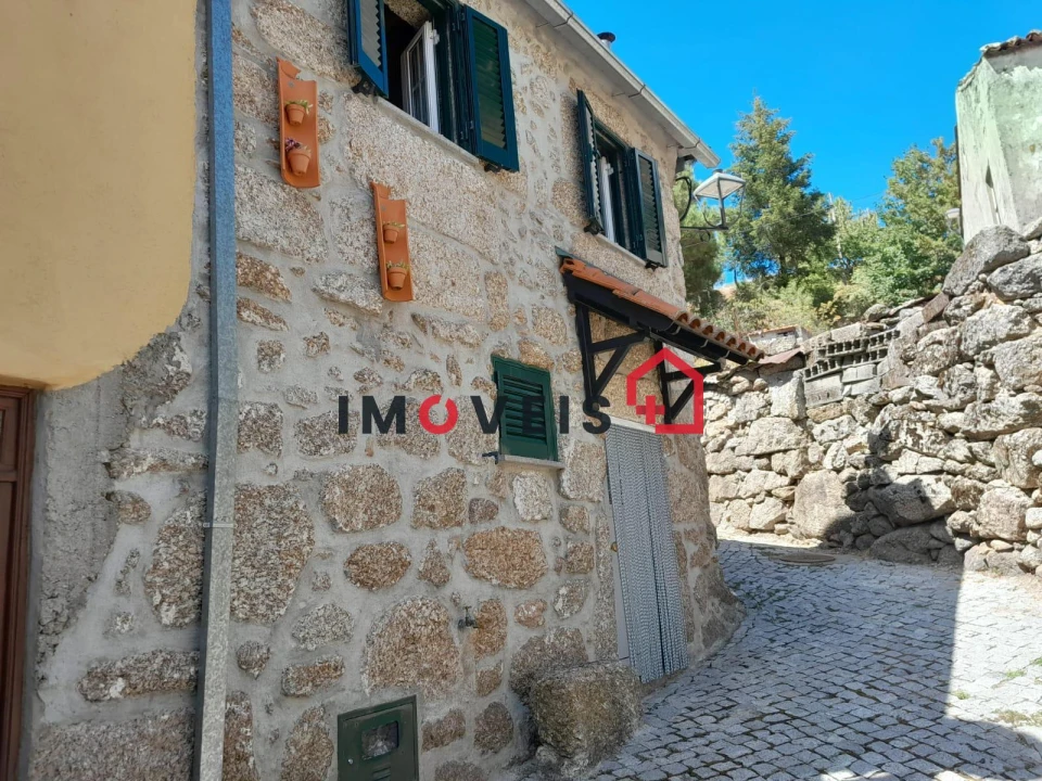 Moradia T2 para Venda em Sabugueiro Foto 4