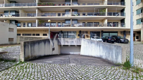 Garagem para Venda em Sé Nova, Santa Cruz, Almedina e São Bartolomeu