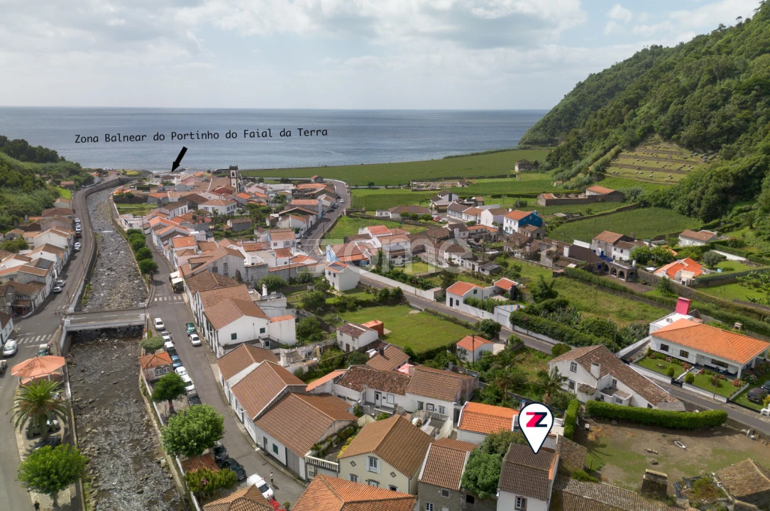 Moradia T2 para Venda em Faial da Terra Foto 2