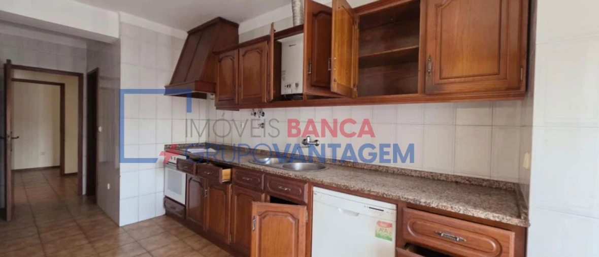 Apartamento T3 para Venda em Caldelas Foto 9