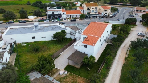 Moradia T7 para Venda em Quarteira