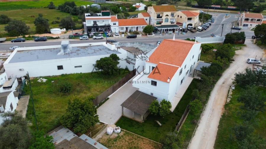 Moradia T7 para Venda em Quarteira Foto 45