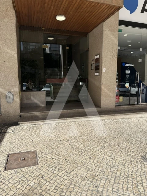 Loja para Arrendamento em São João da Madeira