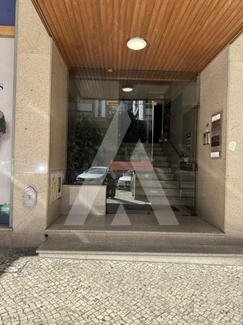 Loja para Arrendamento em São João da Madeira
