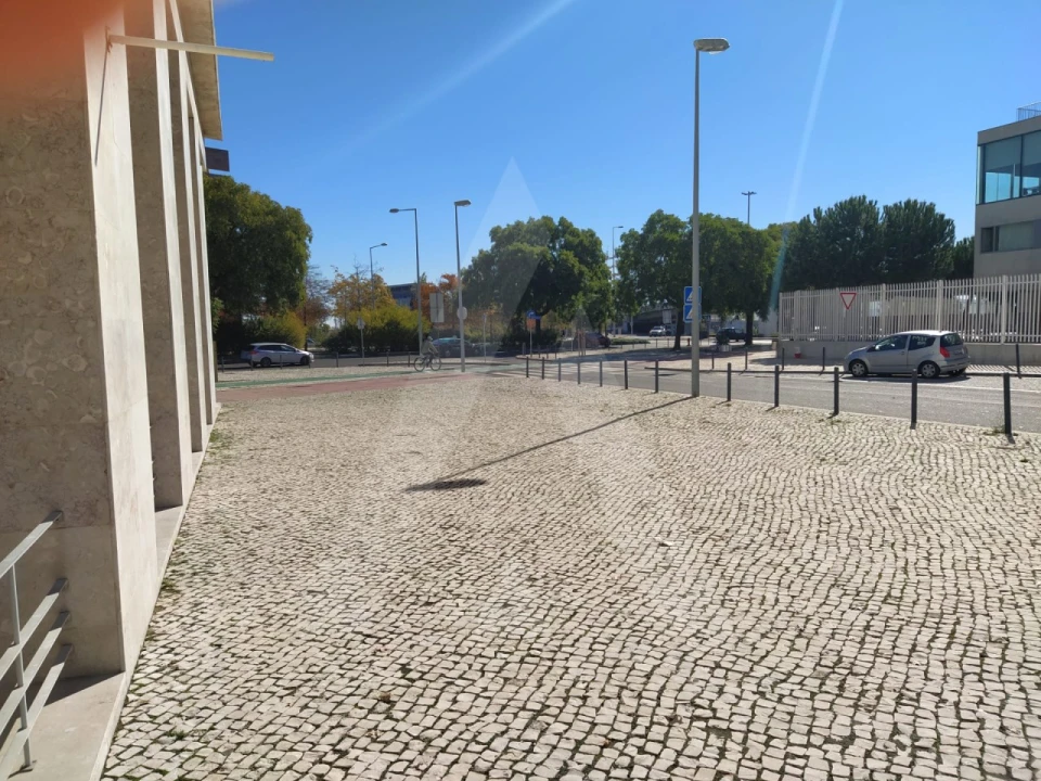 Loja para Arrendamento em Parque das Nações Foto 15