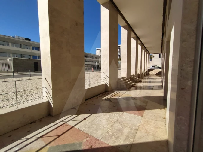 Loja para Arrendamento em Parque das Nações Foto 2