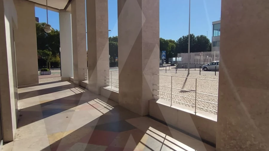Loja para Arrendamento em Parque das Nações