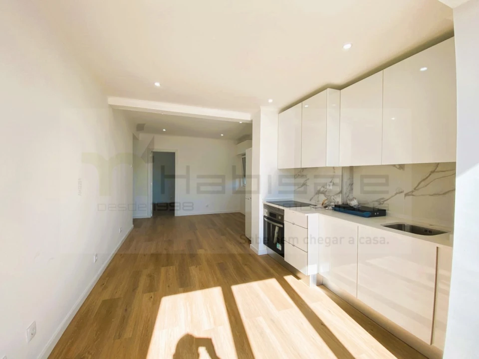 Apartamento T1 para Venda em Águas Livres Foto 3
