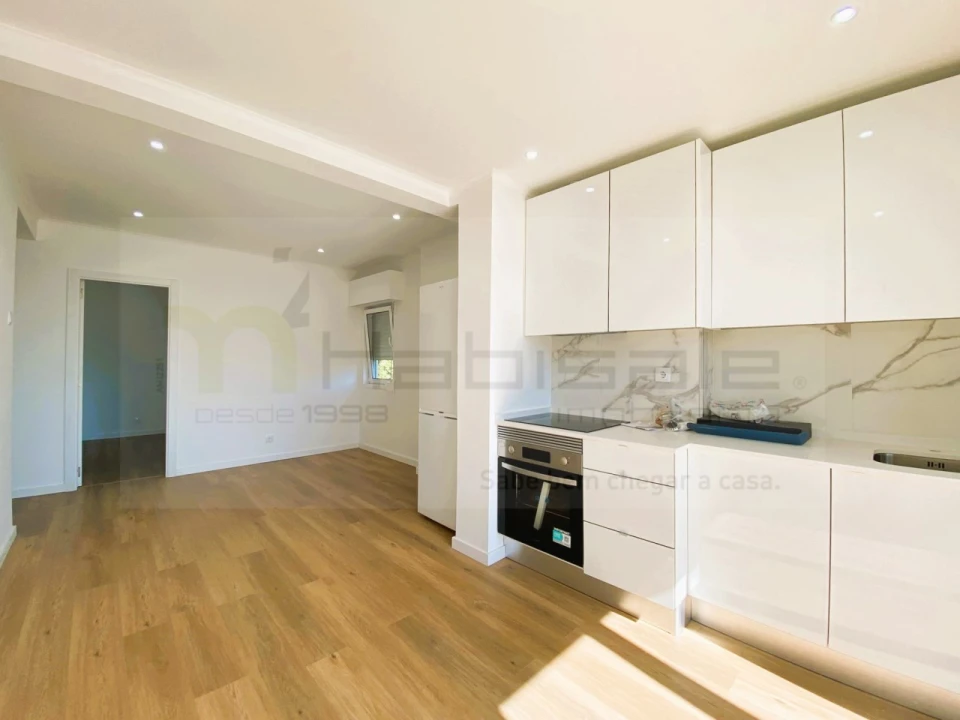 Apartamento T1 para Venda em Águas Livres Foto 6