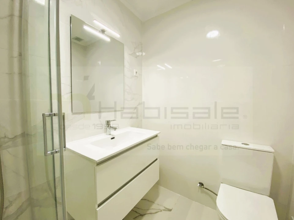 Apartamento T1 para Venda em Águas Livres Foto 8