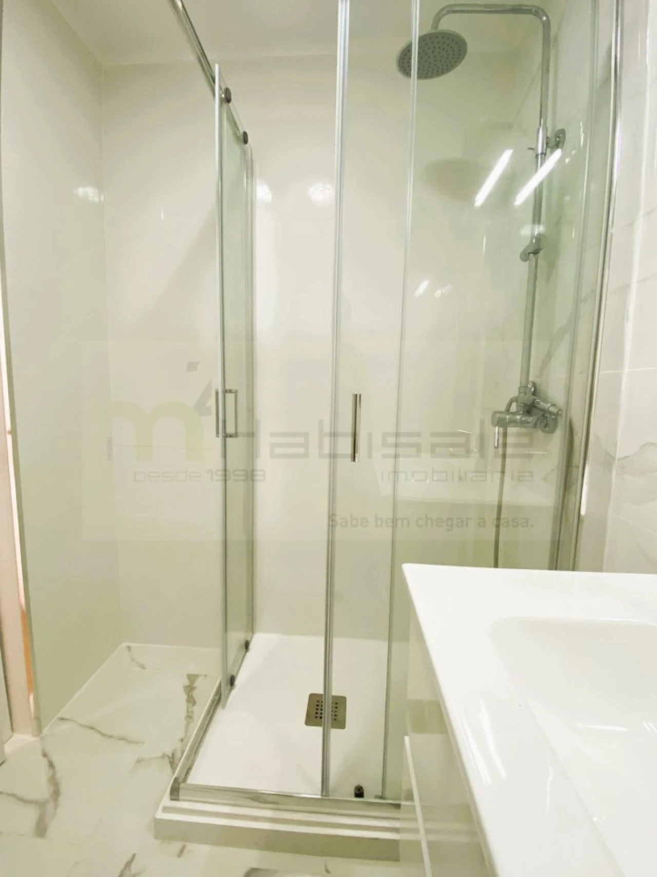 Apartamento T1 para Venda em Águas Livres Foto 9