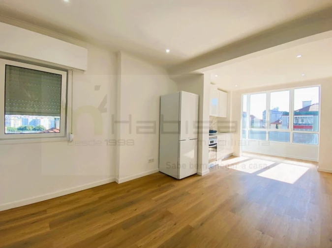 Apartamento T1 para Venda em Águas Livres Foto 2