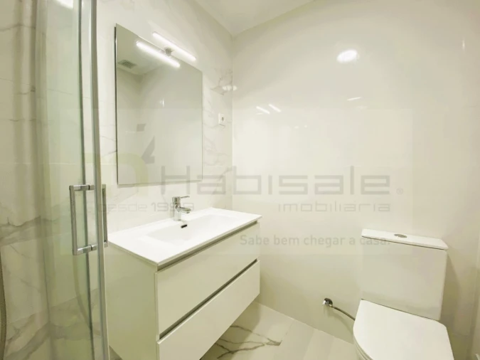 Apartamento T1 para Venda em Águas Livres Foto 8