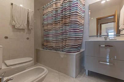 Apartamento T3 para Arrendamento em Mafamude e Vilar do Paraíso