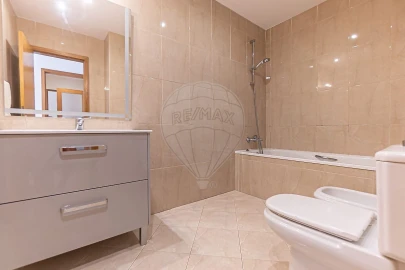 Apartamento T3 para Arrendamento em Mafamude e Vilar do Paraíso
