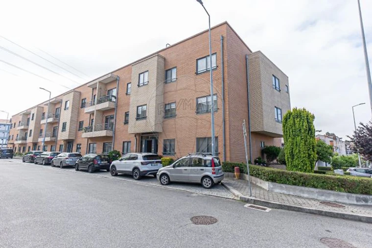 Apartamento T3 para Arrendamento em Mafamude e Vilar do Paraíso Foto 2