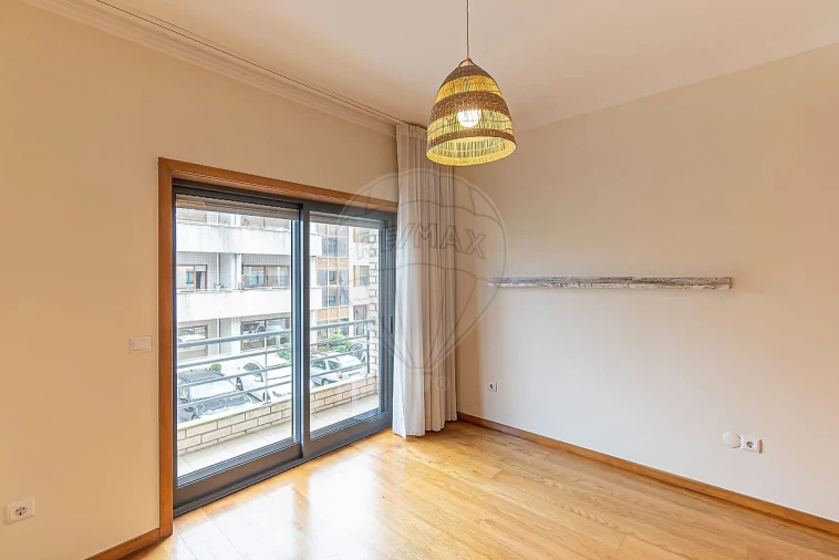 Apartamento T3 para Arrendamento em Mafamude e Vilar do Paraíso Foto 16