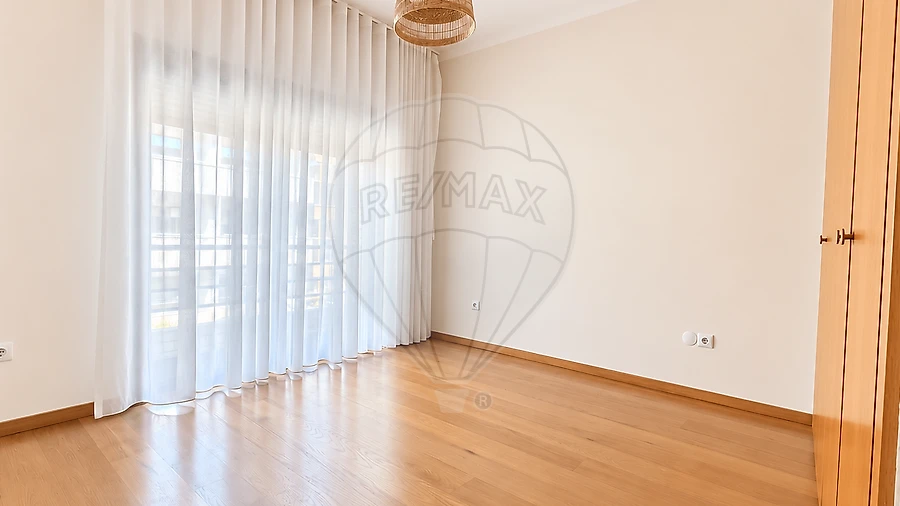 Apartamento T3 para Arrendamento em Mafamude e Vilar do Paraíso