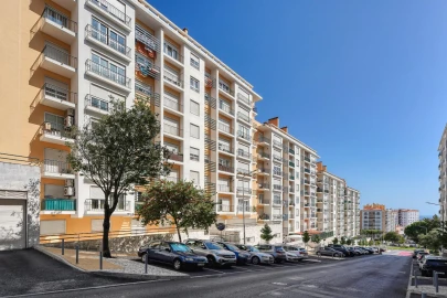 Apartamento T2 para Venda em Massamá e Monte Abraão
