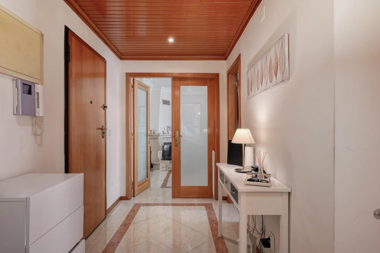 Apartamento T2 para Venda em Massamá e Monte Abraão Foto 10