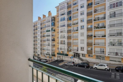 Apartamento T2 para Venda em Massamá e Monte Abraão