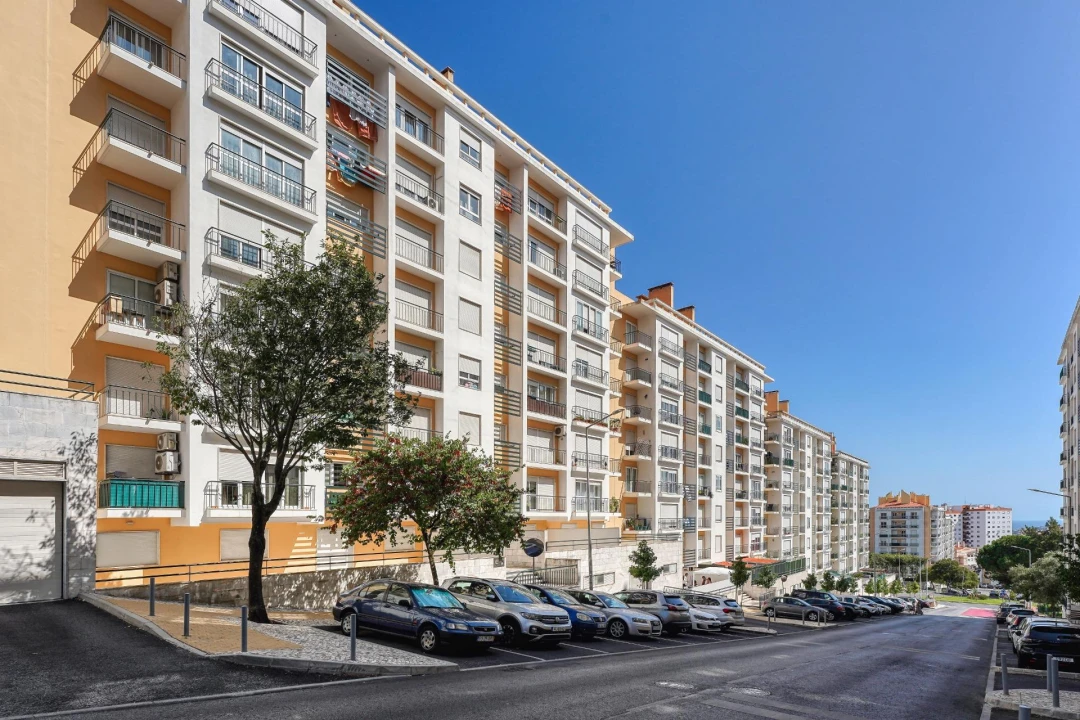 Apartamento T2 para Venda em Massamá e Monte Abraão Foto 1