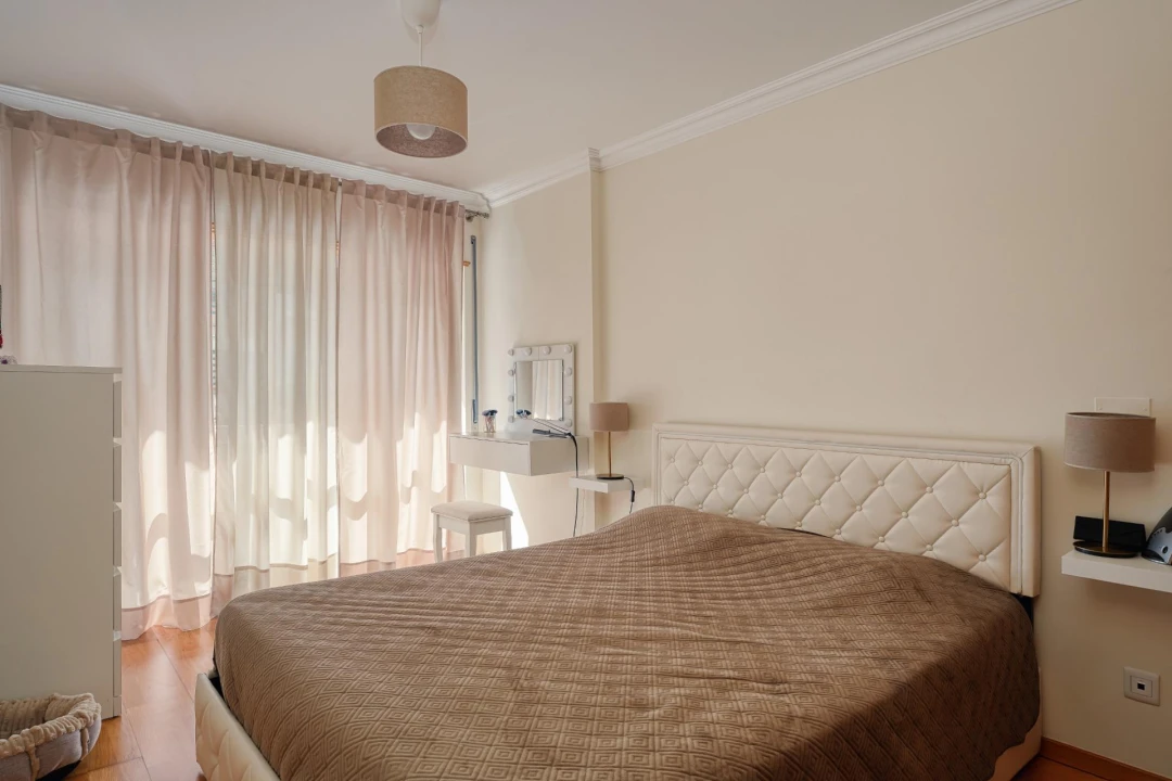 Apartamento T2 para Venda em Massamá e Monte Abraão Foto 12