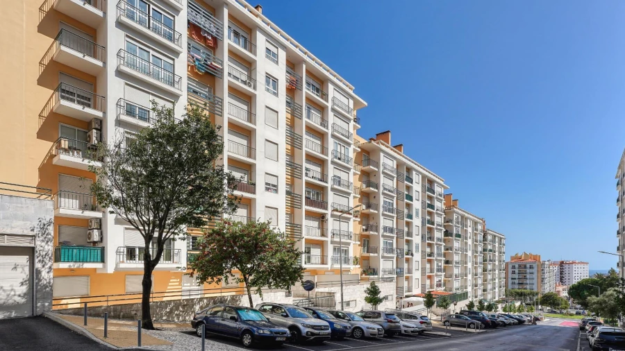 Apartamento T2 para Venda em Massamá e Monte Abraão