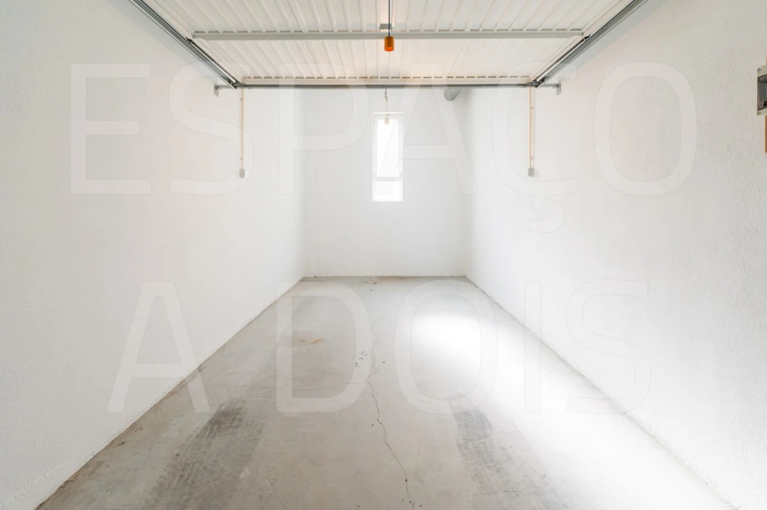 Garagem para Arrendamento em Oeiras e São Julião da Barra, Paço de Arcos e Caxias Foto 1