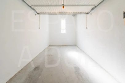 Garagem para Arrendamento em Oeiras e São Julião da Barra, Paço de Arcos e Caxias