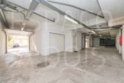 Garagem para Arrendamento em Oeiras e São Julião da Barra, Paço de Arcos e Caxias