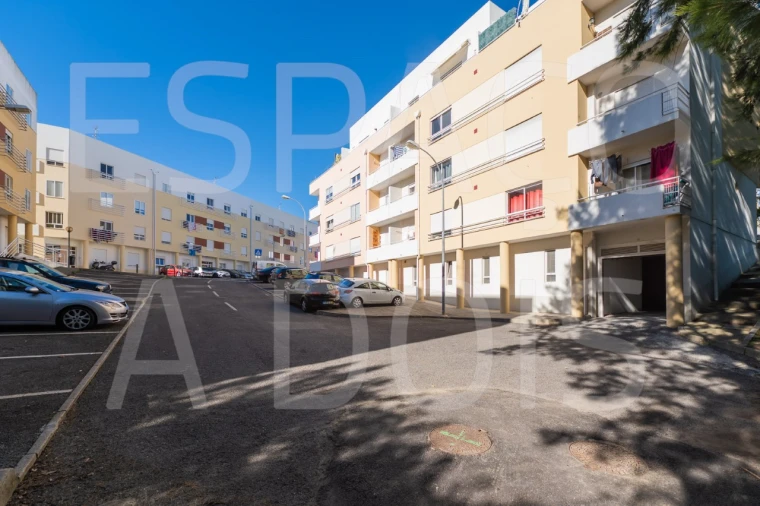 Garagem para Arrendamento em Oeiras e São Julião da Barra, Paço de Arcos e Caxias Foto 10