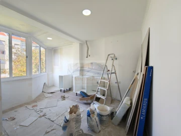 Apartamento T3 para Venda em Venteira