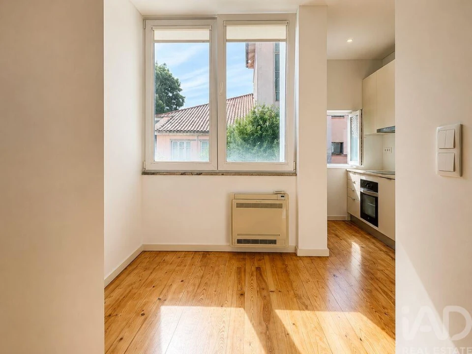 Apartamento T1 para Arrendamento em Campo de Ourique Foto 1