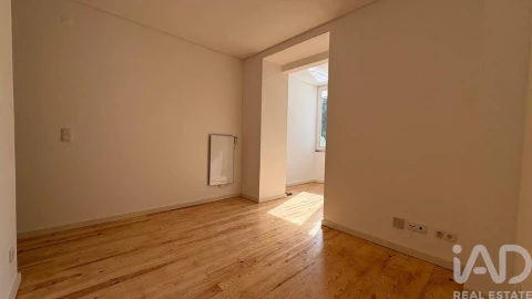 Apartamento T1 para Arrendamento em Campo de Ourique