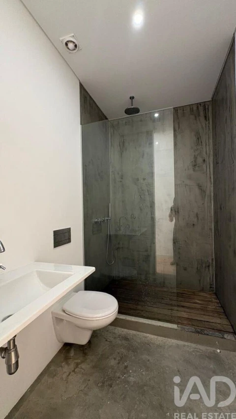 Apartamento T1 para Arrendamento em Campo de Ourique
