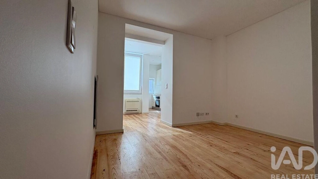 Apartamento T1 para Arrendamento em Campo de Ourique Foto 21