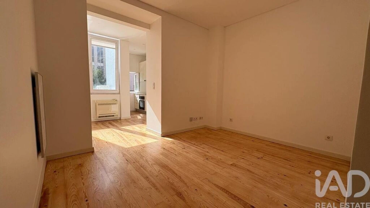 Apartamento T1 para Arrendamento em Campo de Ourique Foto 9