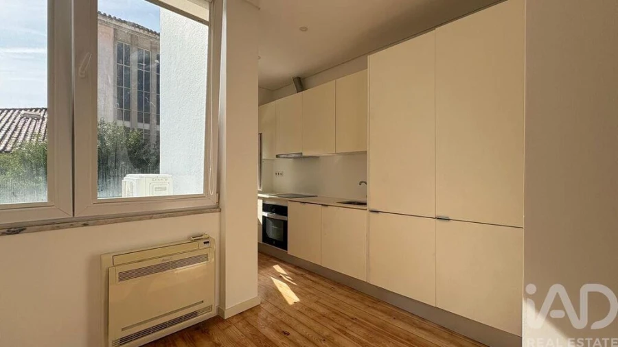 Apartamento T1 para Arrendamento em Campo de Ourique Foto 23
