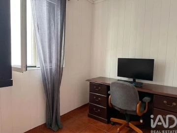 Apartamento T3 para Venda em Praia da Vitoria (Santa Cruz)
