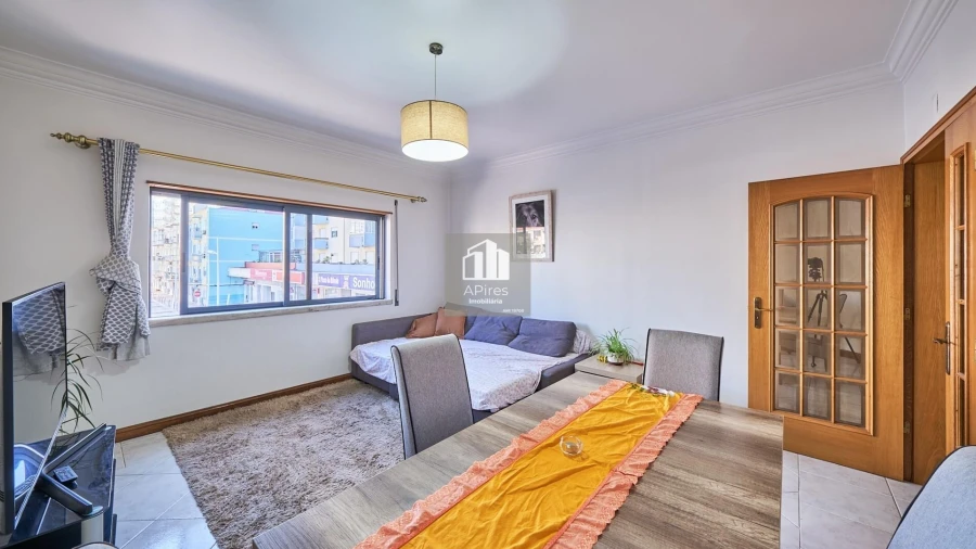 Apartamento T2 para Venda em Laranjeiro e Feijó