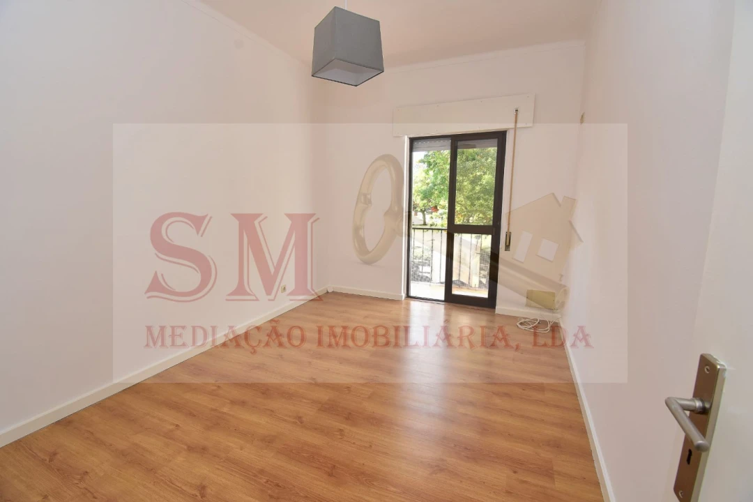 Apartamento T2 para Venda em Baixa da Banheira e Vale da Amoreira Foto 3