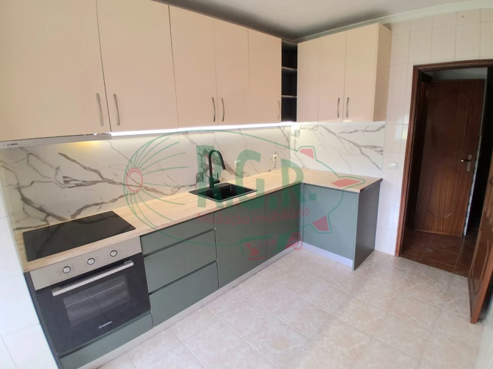 Apartamento T3 para Venda em Rio Tinto Foto 3