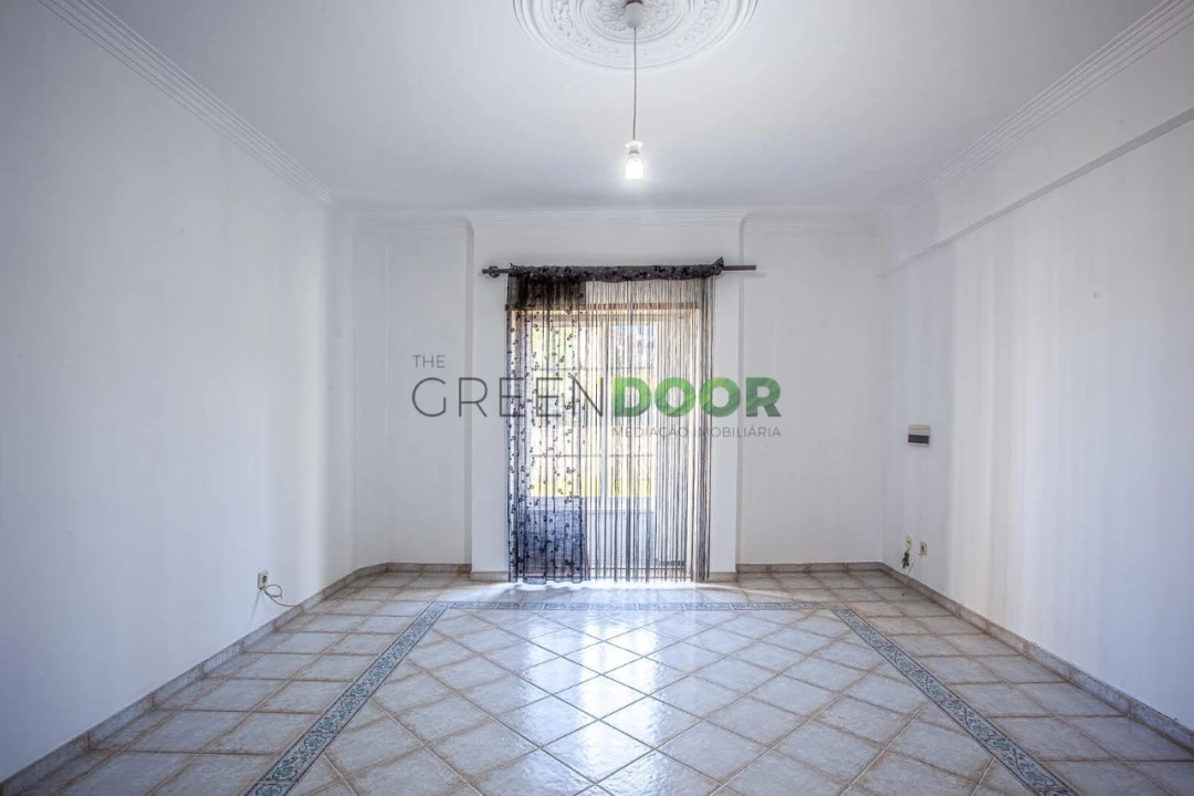 Apartamento T2 para Arrendamento em Seixal, Arrentela e Aldeia de Paio Pires Foto 10