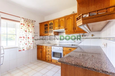 Apartamento T2 para Arrendamento em Seixal, Arrentela e Aldeia de Paio Pires