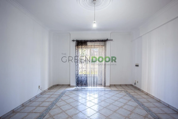 Apartamento T2 para Arrendamento em Seixal, Arrentela e Aldeia de Paio Pires Foto 10